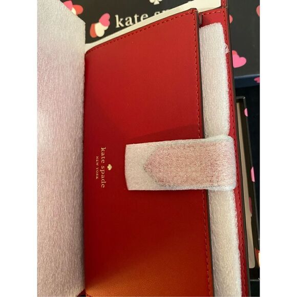 Kate Spade Women's Red Staci Heart Pop Printed Boxed Heart Pop Print Clutch NWT - Picture 4 of 13